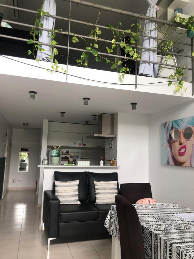 El Depto Tipo Duplex Pleno Centro Incluye Cochera Consultar Servicio De Parking Apartment Monte Grande Ngoại thất bức ảnh